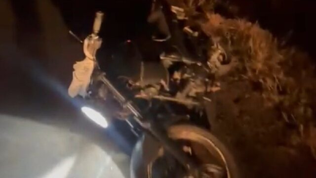 Mulher sofre acidente de moto na GO-330 em Três Ranchos e é socorrida inconsciente