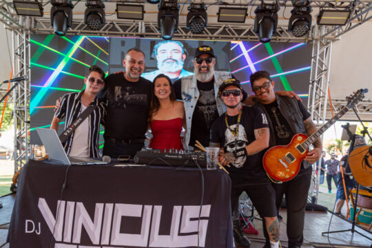 Festival Rosas, Rock & Estrada reúne grande público em Três Ranchos com música, gastronomia e artesanato