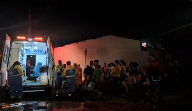 Motociclista fica gravemente ferido após colisão em cruzamento de Uberlândia