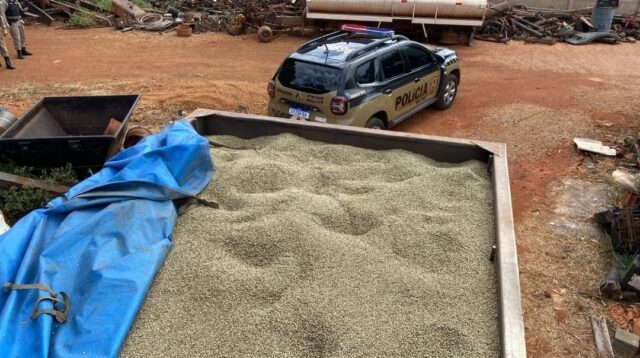 Polícia Militar recupera carga de café roubada e prende suspeito em Coromandel