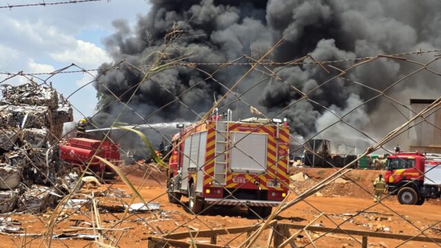 Incêndio de grande proporção atinge empresa no setor industrial de Catalão