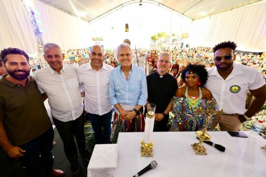 Caiado reforça compromisso com a cultura e anuncia Catalão como capital da Congada