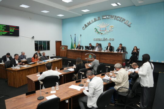 Câmara Municipal de Catalão realiza 38ª Sessão Ordinária de 2025 com homenagens e análise de projetos do Executivo
