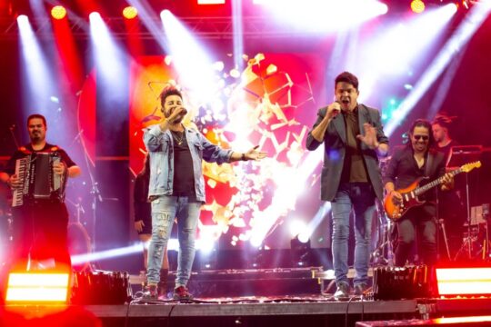 Show de João Vitor & Ruan anima noite de comemorações pelos 72 anos de Ouvidor