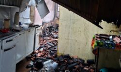 Incêndio em residência deixa um homem morto e uma mulher ferida em Indianópolis