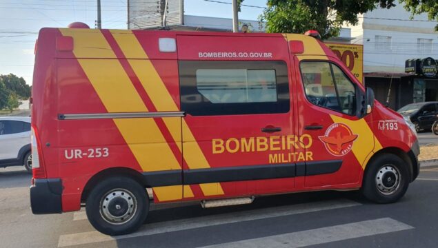 Homem fica ferido após colisão entre duas motos e uma caminhonete em Catalão