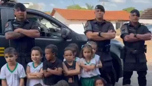 Crianças da Escola Municipal Graziela Félix visitam 11° Batalhão da PM em Pires do Rio em comemoração ao Mês das Crianças