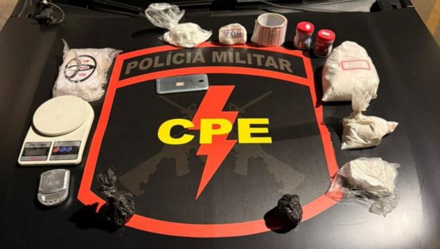 CPE encontra laboratório de drogas em casa próxima a escolas em Pires do Rio; cocaína e maquinários foram apreendidos