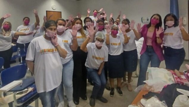 Alunas do curso de Cuidador(a) de Idosos do IF Goiano vivenciam aula prática na UFCAT