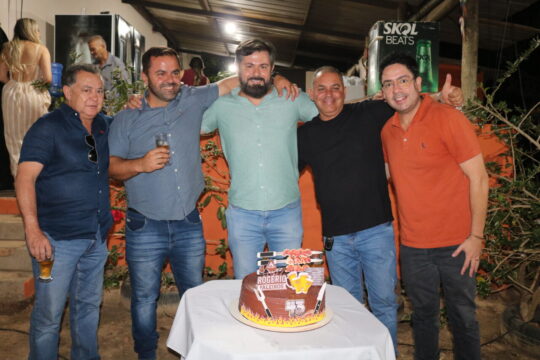 Rogério Faleiros celebra 43 anos com festa animada na zona rural de Catalão