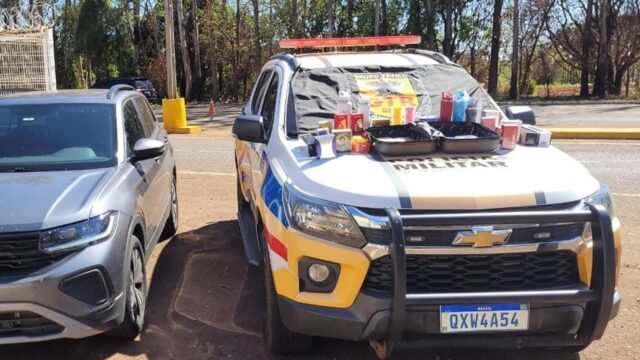 PMMG apreende mais de R$ 200 mil em mercadorias ilegais durante fiscalização em rodovia