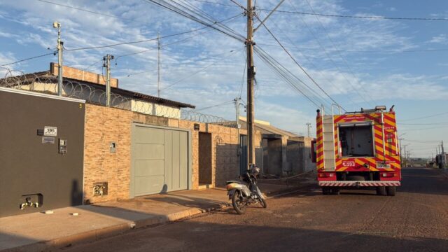 Incêndio destrói quarto de residência no bairro Maria Amélia, em Catalão