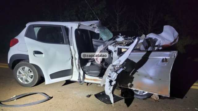 Acidente entre carro e caminhão deixa duas pessoas feridas na GO-330, em Orizona