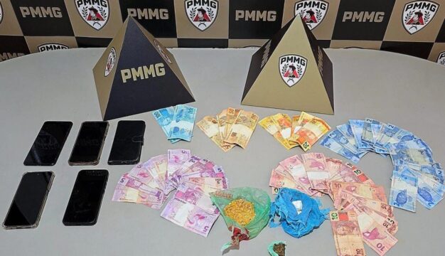 Polícia Militar prende casal por tráfico de drogas em operação no bairro Montreal, em Monte Carmelo