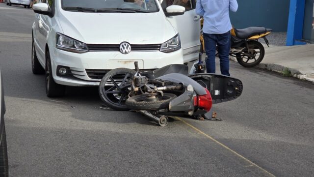 Motociclista fica ferido em acidente na Avenida Ricardo Paranhos, em Catalão