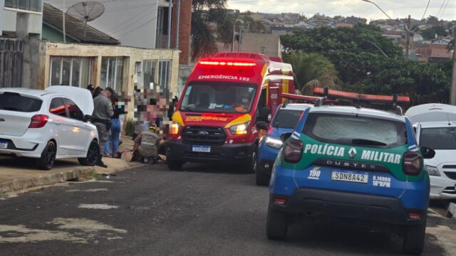 Criança entra repentinamente na rua e é atingida por viatura da Polícia Militar em Catalão