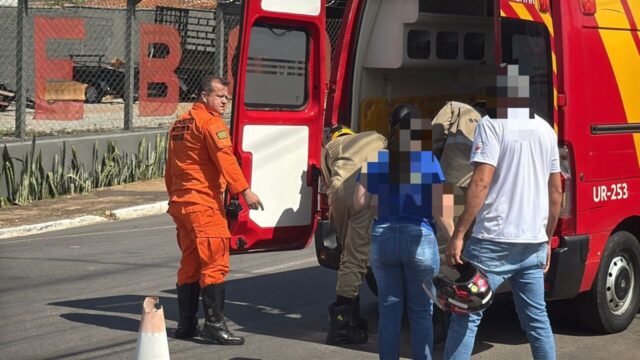 Motociclista fica ferido após colisão entre carro e moto em cruzamento no bairro São João, em Catalão