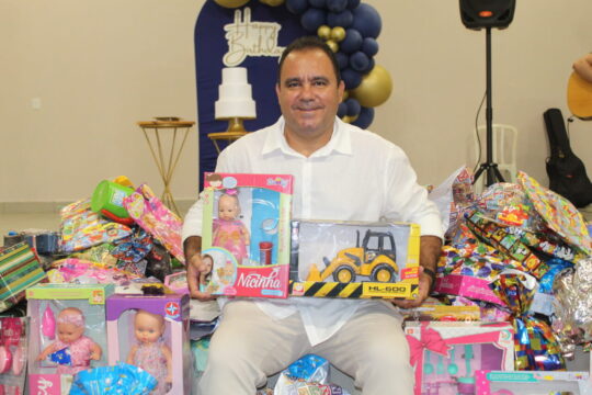 Vereador Idelvan da Saúde realiza 3ª edição de aniversário beneficente e arrecada mais de 500 brinquedos para crianças carentes em Catalão