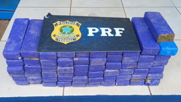 Mãos trêmulas e nervosismo entregam motorista com 52 kg de maconha à PRF na BR-050, em Uberlândia