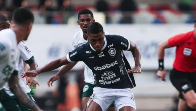 Goiás perde de virada para o Remo por 3 a 1, deixa acesso escapar na última rodada e segue na Série B
