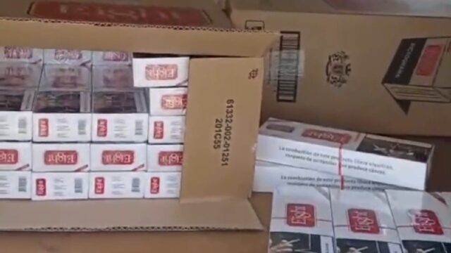 PRF apreende 12 mil maços de cigarros contrabandeados na BR-153, em Morrinhos