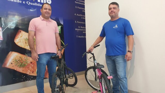 Peixaria Beira Rio e vereador Idelvan da Saúde sorteiam duas bicicletas para crianças carentes de Catalão no Natal Solidário 2025; confira como participar