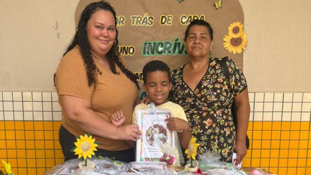 Entrega de portfólios e matrículas marca encerramento do ano letivo em escola municipal de Ouvidor