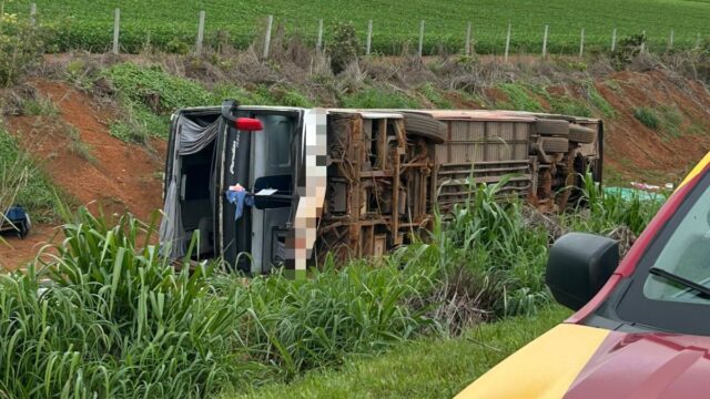 Acidente grave envolvendo ônibus é registrado na BR-050, em Campo Alegre de Goiás