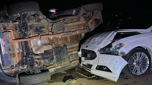 Motorista fica ferido após veículo tombar em colisão na GO-330, em Catalão