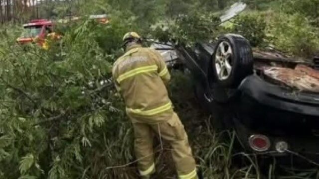 Capotamento é registrado na GO-139 durante chuva em Cristianópolis