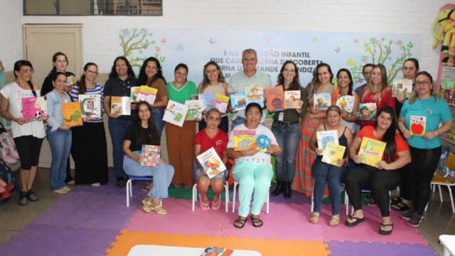 Escola Dácio Amorim Fonseca recebe doação de livros da Mosaic Fertilizantes para fortalecer incentivo à leitura em Ouvidor