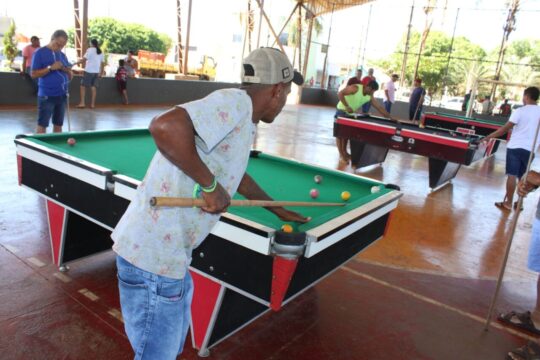 Torneio de sinuca movimenta domingo em Ouvidor com grande participação da comunidade