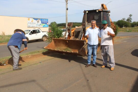 Ouvidor inicia ação de manejo ambiental para combater Aedes aegypti no Residencial Cecília
