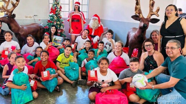 Prefeitura de Anhanguera realiza entrega de brinquedos de Natal para crianças da rede municipal