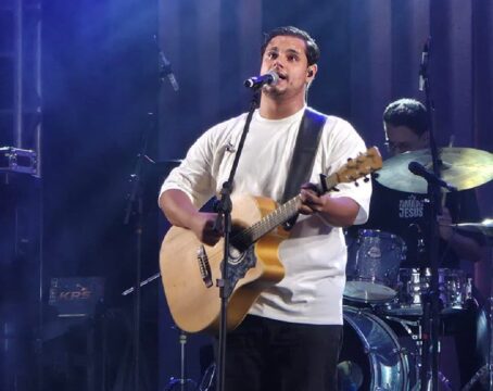 Fé, louvor e adoração marcam noite de emoção no encerramento dos 78 anos de Cumari com show de Enoque Ferreira