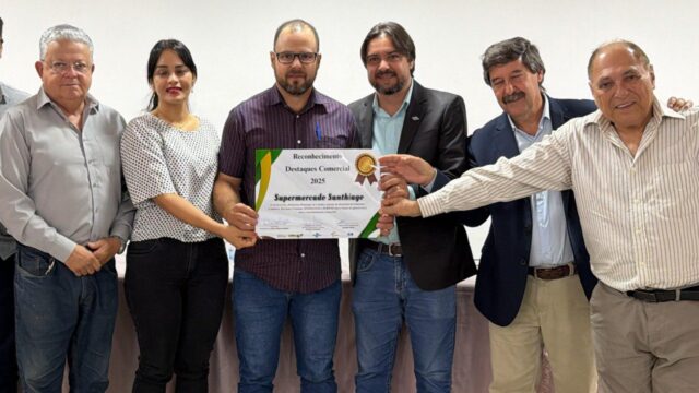 Supermercado Santhiago é homenageado em evento que reconhece destaques do comércio em Catalão