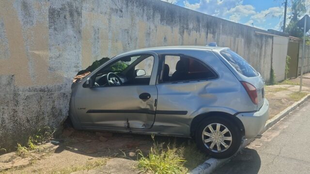 Motociclista fica ferido após avançar sinal vermelho em cruzamento de Catalão