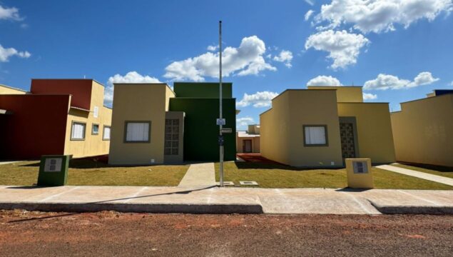 Goiandira inaugura 30 casas do programa “Pra Ter Onde Morar – Casas a Custo Zero” nesta quinta-feira (11)