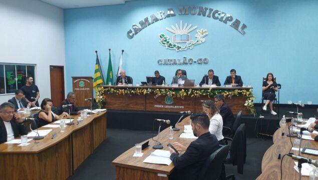 Câmara de Vereadores de Catalão realiza última sessão ordinária de 2025 com balanço das atividades legislativas