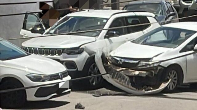 Colisão entre carros é registrada em cruzamento do bairro São João, em Catalão