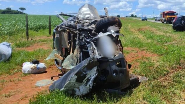 Motoristas morrem após colisão frontal entre dois carros na GO-147, entre Bela Vista e Piracanjuba