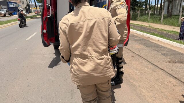Motociclista fica ferido após colisão entre carro e moto na Avenida Doutor Lamartine, em Catalão