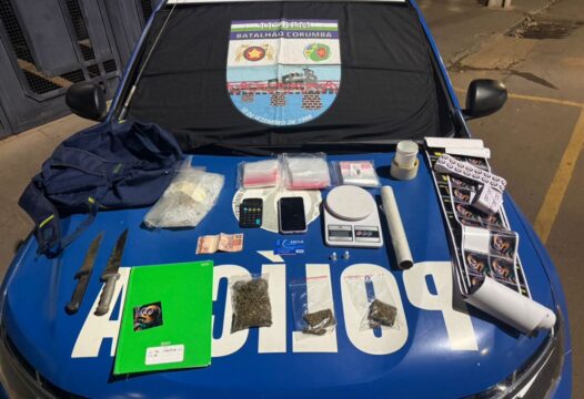 Polícia apreende drogas, materiais de preparação e anotações do tráfico em residência no bairro Nossa Senhora de Lourdes, em Pires do Rio