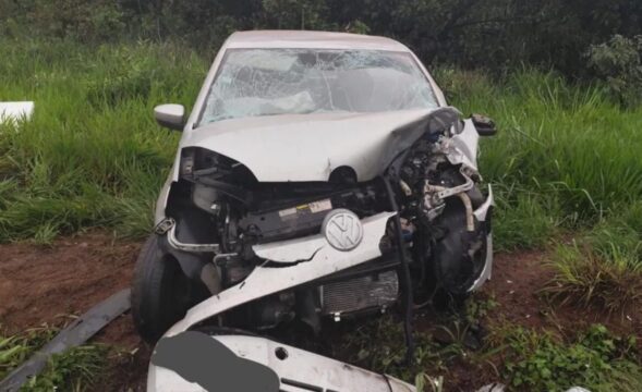 Acidente entre dois veículos deixa feridos na MGC-497, em Uberlândia