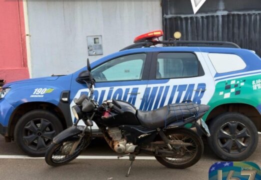 PM recupera motocicleta furtada e prende três suspeitos por receptação em Catalão