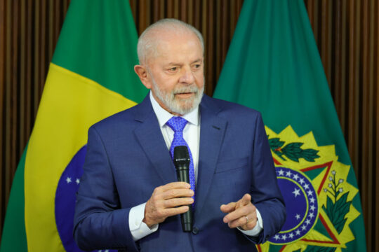 Governo Lula convoca reunião de emergência para discutir ataque dos EUA à Venezuela e possíveis impactos no Brasil