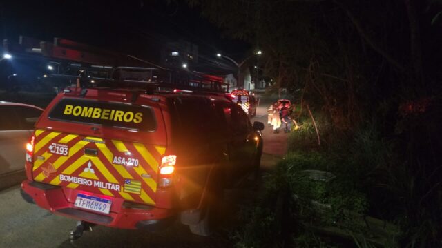 Após colisão em avenida no bairro Santa Cruz, motociclista e ciclista ficam feridos em Catalão