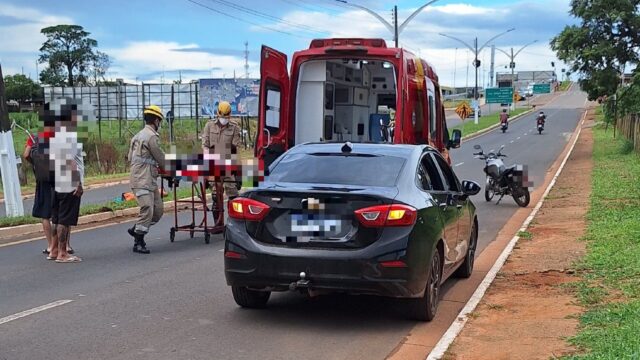Mulher fica ferida após queda de moto no bairro Castelo Branco, em Catalão