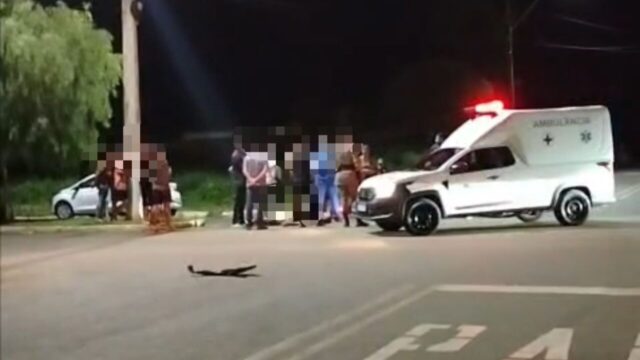 Motociclista fica ferido após colisão com carro em Ouvidor