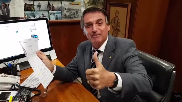 ‘A Papuda lhe espera’: web resgata vídeo de Jair Bolsonaro; assista
